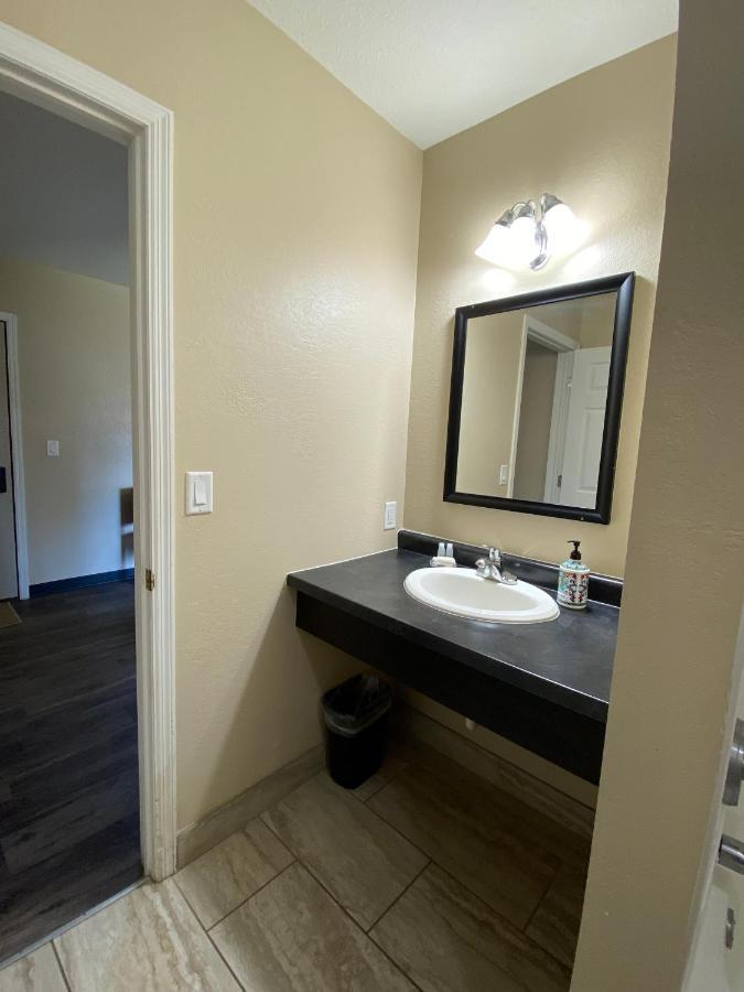 River Heights Motel Prescott Экстерьер фото